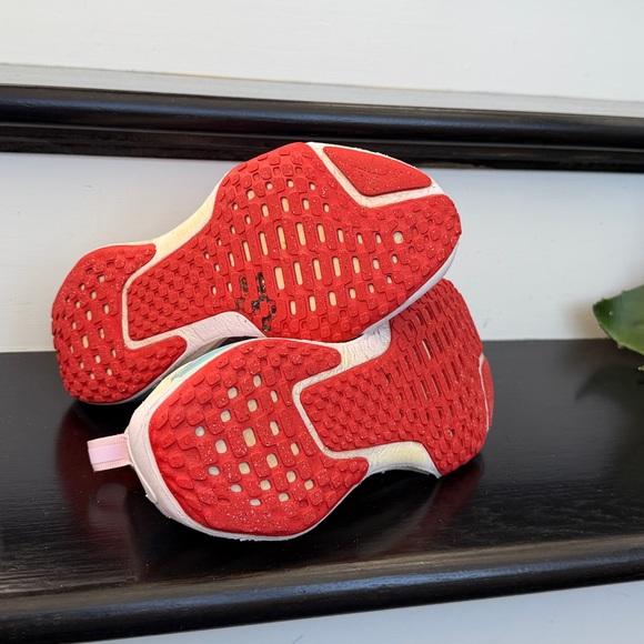 Nike ZoomX Invincible Run Flyknit women’s running sneakers Pink Foam Rise size 7 - Picture 9 of 10